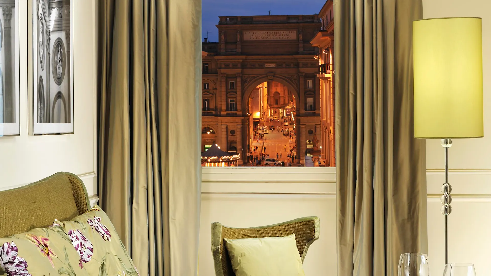 Brunelleschi Hotel Floransa 4*,
