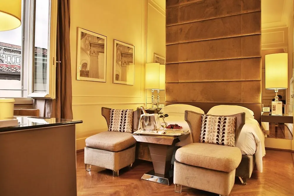 Brunelleschi Hotel Floransa 4*,